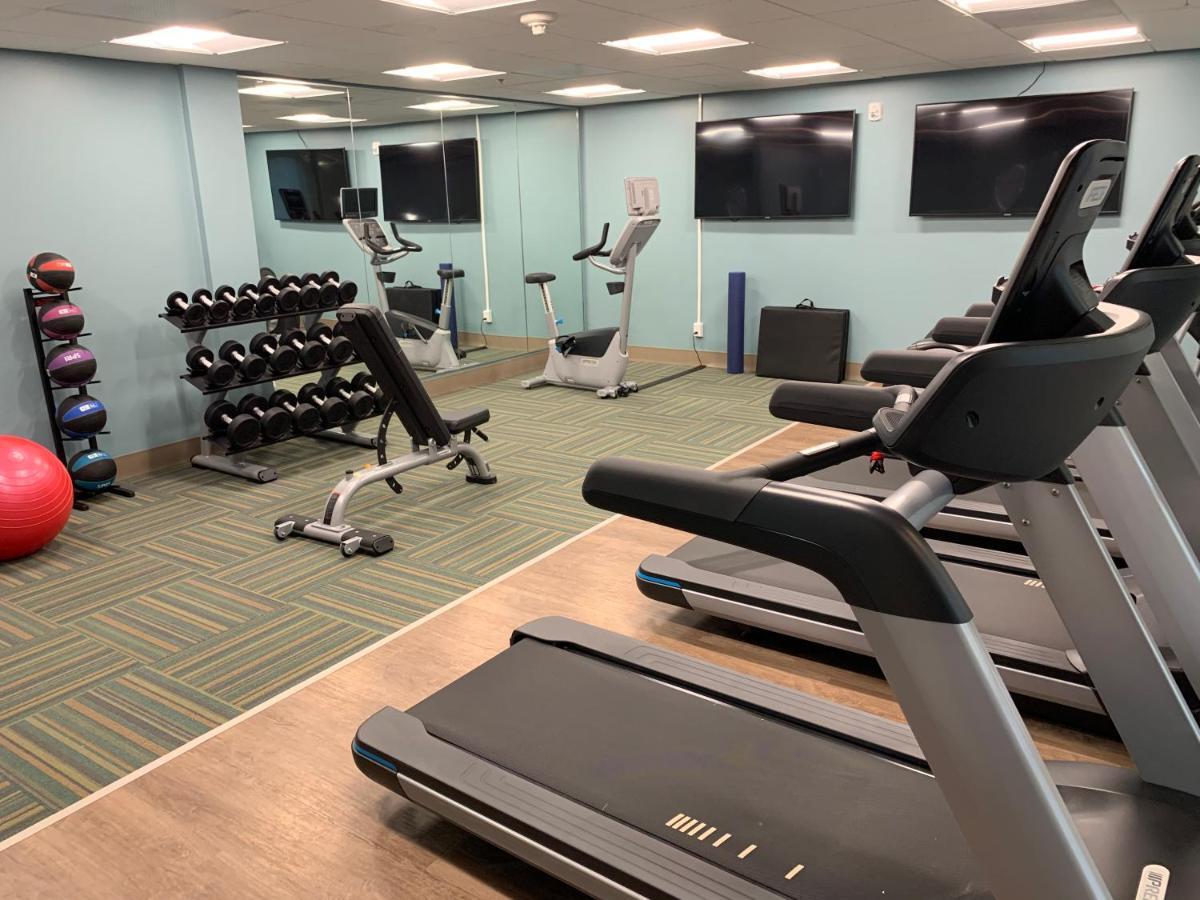 Holiday Inn Express & Suites Wilmington West - Medical Park By Ihg מראה חיצוני תמונה