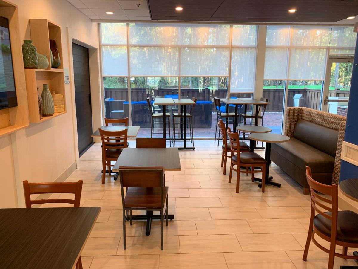 Holiday Inn Express & Suites Wilmington West - Medical Park By Ihg מראה חיצוני תמונה
