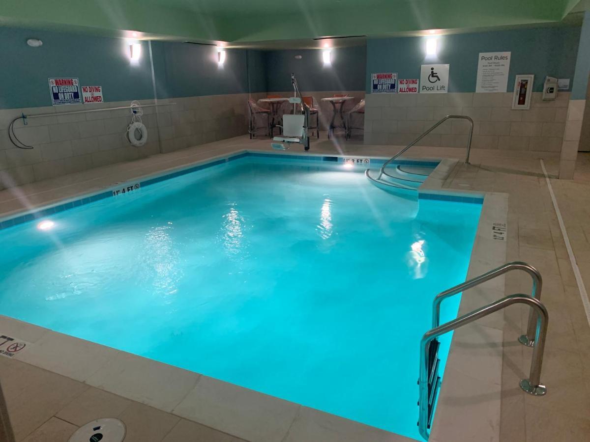 Holiday Inn Express & Suites Wilmington West - Medical Park By Ihg מראה חיצוני תמונה