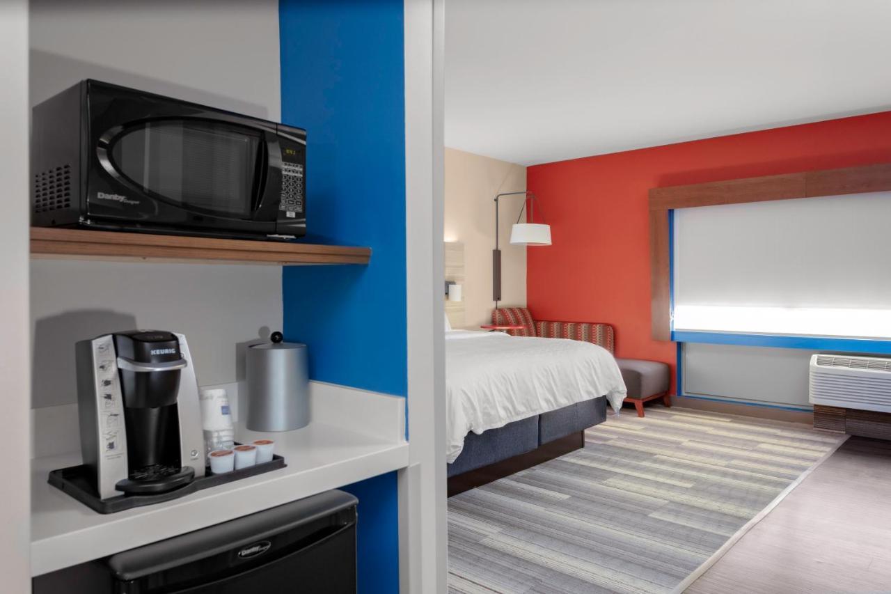 Holiday Inn Express & Suites Wilmington West - Medical Park By Ihg מראה חיצוני תמונה