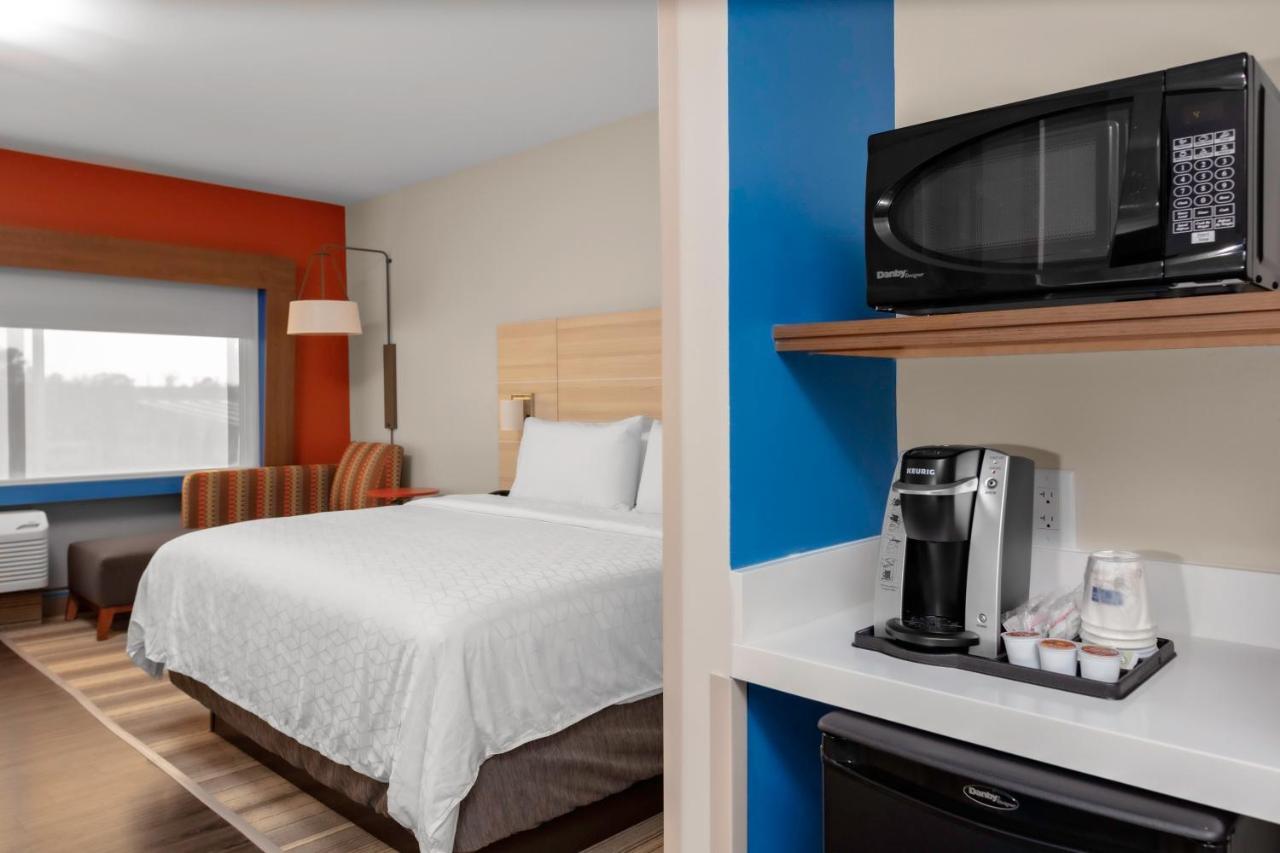 Holiday Inn Express & Suites Wilmington West - Medical Park By Ihg מראה חיצוני תמונה