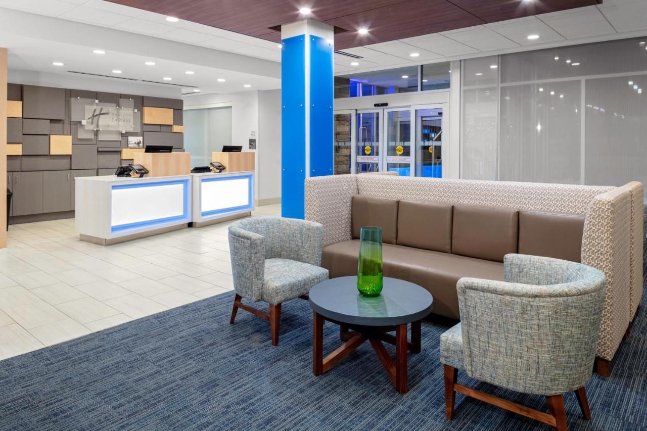 Holiday Inn Express & Suites Wilmington West - Medical Park By Ihg מראה חיצוני תמונה